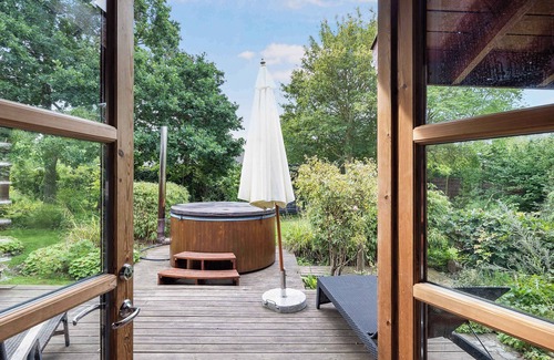 Hoeve Strand Maison | Charming cabin with wilderness hot tub