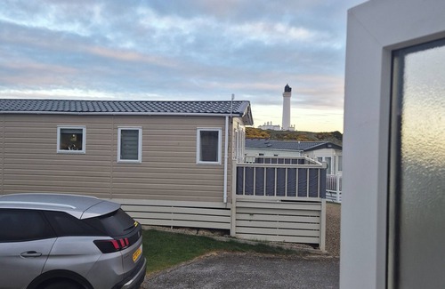 Lossiemouth Maison | Charming & Calming 2Bed Caravan, Moray Firth Coastline, WiFi, Ensuite With Bath.