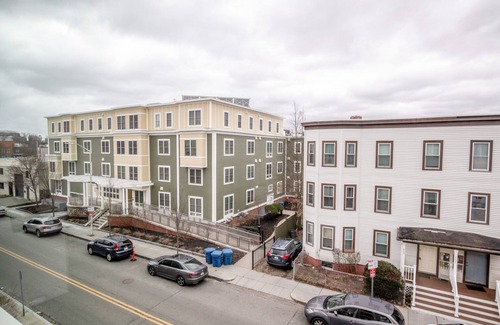 Cambridgeport Appartement | Charming Cambridgeport 1BR w/ W/D & Gym, nr MIT, by Blueground