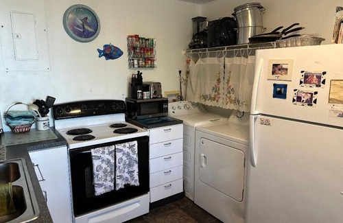Breezeswept Beach Estates Maison | Charming Canal-Front 2/1 Getaway on Ramrod Key