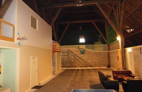 Serrieres-en-Chautagne Maison | Charming Castle in Serrières-en-Chautagn with Pool