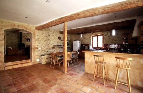 Joch Autre | Charming Catalan Barn Conversion With Large Garden