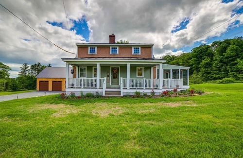 Cavendish Cottage | Charming Cavendish Cottage: All-Season Retreat for fun and relaxation!