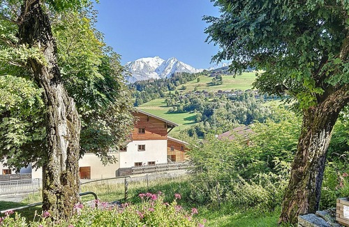 Combloux Appartement | Bel Apt au Centre de Combloux avec Jardin, Balcon, Wifi et Parking à 300m des Commerces