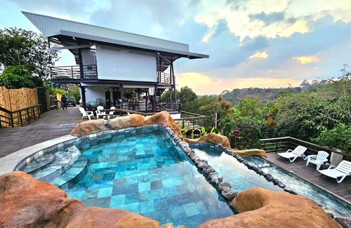 Poas Volcano National Park Chalet De Ski | Charming chalet with WiFi in Poas. Great trails, and pools