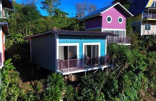 Poas Volcano National Park Chalet De Ski | Charming chalet with WiFi in Poas. Great trails, and pools