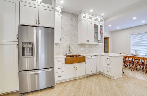 Champaign Maison | Charming Champaign Victorian w/ Deck!