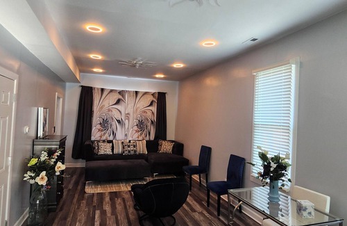 Greater Grand Crossing Appartement | Charming Chicago 3-bed / 1 Bath Apartment. Extend Stay Discount