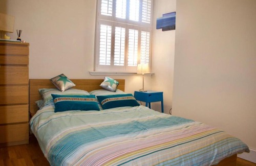 West End Appartement | Charming City Centre Flat Sleeps 4