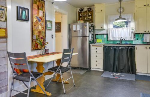 St. Johns Maison | Charming City Cottage about 8 Mi to Downtown Portland!