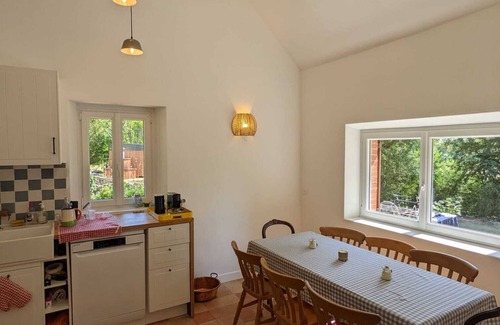 Mesnil-sur-l'Estree Maison | Charming countryside escape 1 hour from Paris with hot tub