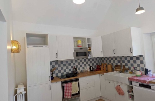 Mesnil-sur-l'Estree Maison | Charming countryside escape 1 hour from Paris with hot tub