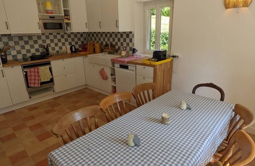 Mesnil-sur-l'Estree Maison | Charming countryside escape 1 hour from Paris with hot tub