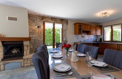 Villers-les-Luxeuil Cottage | Gîte de charme avec piscine privée et jacuzzi dans les Vosges