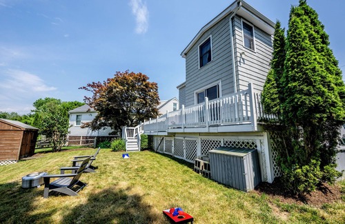 Fairfield Cottage | Charming Coastal Retreat with Salt Marsh Sunset Views