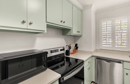 Saint Simons Island Copropriété | Charming Condo Across the Street from the Beach