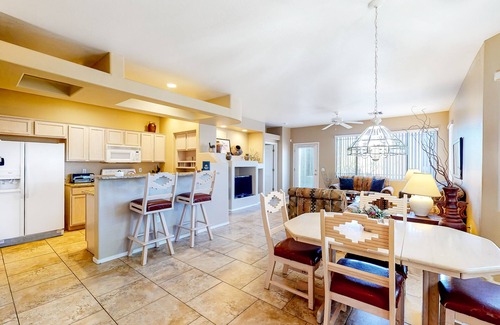 Rancho Vistoso Copropriété | Condo de charme avec vue sur le désert, piscine partagée et bain à remous!