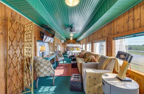 Duenweg Appartement | Charming Converted Railcar Studio in Joplin!