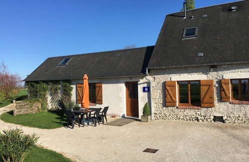 Bougy-lez-Neuville Maison | Charmant gite Le Moulin Brulé avec piscine