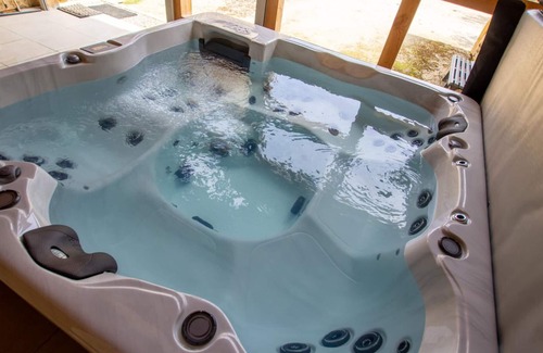 Saint-Avit-Riviere Cottage | Maison avec jacuzzi partagé, jardin et garage près de Monpazier