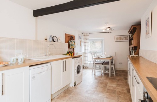 Dursley Cottage | Charming Cotswolds Retreat in the Heart of Dursley