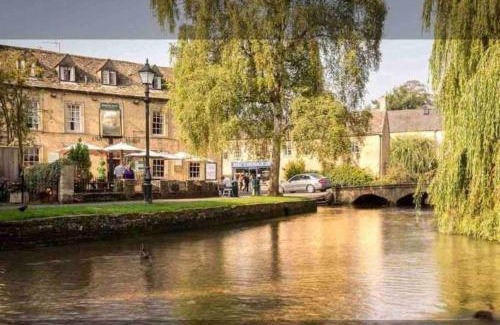 Bourton Maison | Charming Cottage in Heart of Bourton-on-the Water