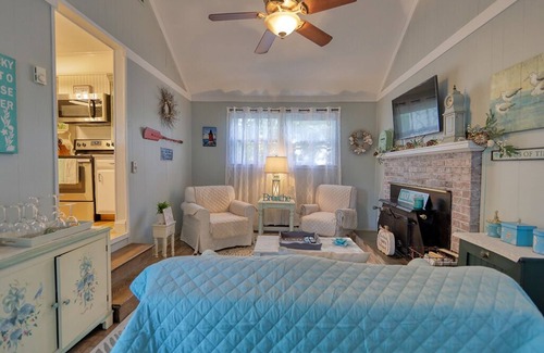 Rehoboth Beach Maison | Charming Cottage at Angola Bay