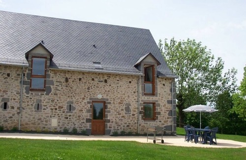 Jaleyrac Cottage | Maison de charme à Jaleyrac avec jardin, proche Mauriac et Dordogne, jusqu'à 4 pers.