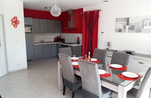 Orgnac-l'Aven Maison | Charmant gite avec sa terrasse privée et piscine