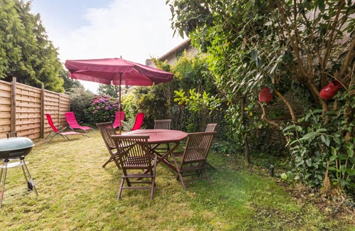 Saint-Lyphard Cottage | Gîte Charmant en Brière: Proche Guérande, Jardin Privé, 2 Chambres