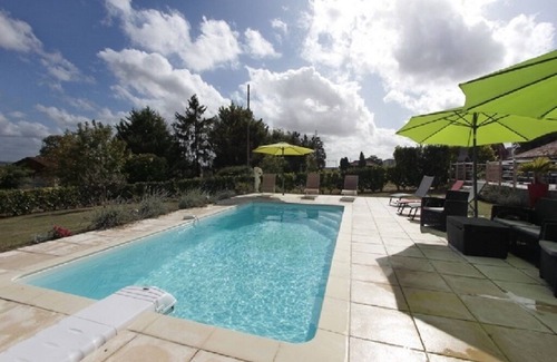 Saint-Maigrin Cottage | Charmante maison / gîte de 6 chambres avec piscine privée en Charente Maritime