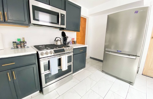 Tri-Taylor Appartement | Charming Cottage Home Near Little Italy & UIC