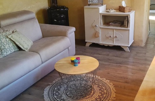 Faucon Maison | Gîte de charme à Faucon avec piscine