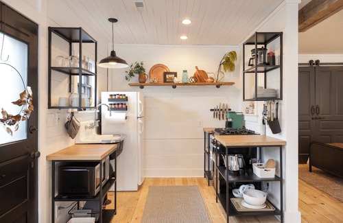 Merion Village Cottage | Charming Cottage in Historic German Village