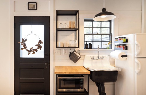 Merion Village Cottage | Charming Cottage in Historic German Village