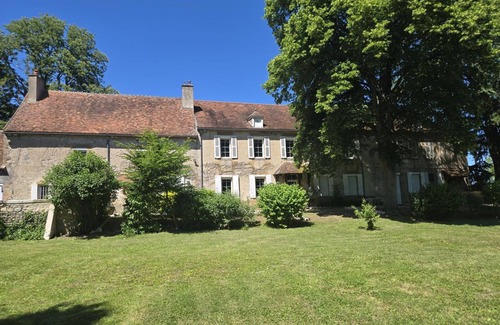 Souvigny Cottage | Gîte de charme à Souvigny avec jardin et animaux acceptés