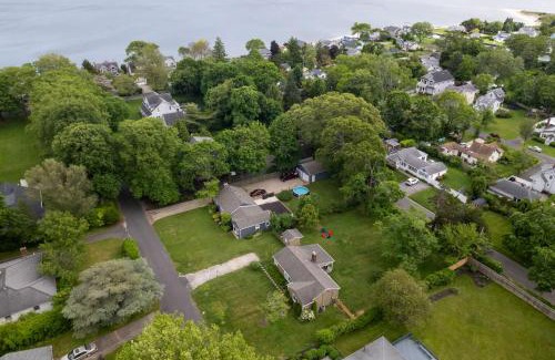 Jamesport Maison | Charming Cottage in The Heart of the North Fork