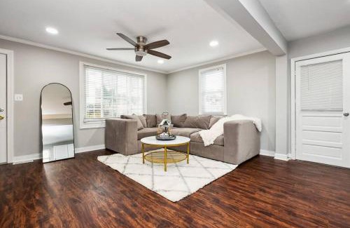 Ellicott City Appartement | Charming Cottage in Central Location*Near BWI*