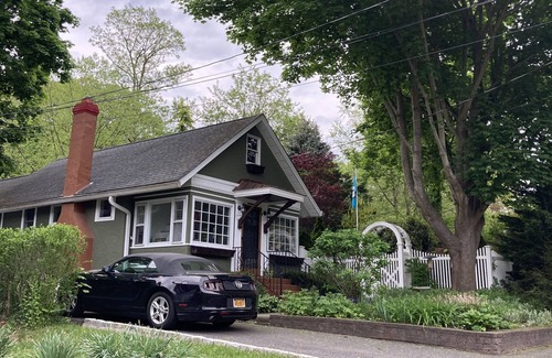 Sound Beach Maison | Charming cottage in Beach Community close to much!