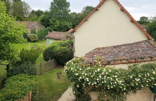 La Puye Maison | Gîte de charme 2-4pers avec jardin proche Futuroscope, Chauvigny, La Roche Posay