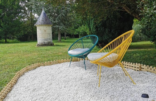 Mayet Cottage | Gîte de charme avec terrasse, proche circuit 24H et zoo de la Flèche, idéal pour 4 pers.