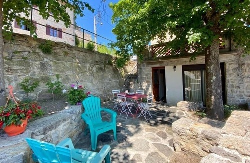 Blavozy Cottage | Charmante maisonnette à Blavozy, proche du Puy-en-Velay, avec terrasse privative, WiFi, et parking