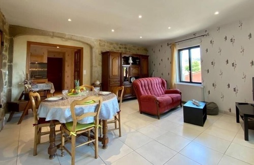 Blavozy Cottage | Charmante maisonnette à Blavozy, proche du Puy-en-Velay, avec terrasse privative, WiFi, et parking