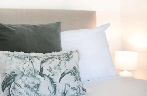 Launceston CBD Maison | Charming Cottage Nestled in A Prime Location