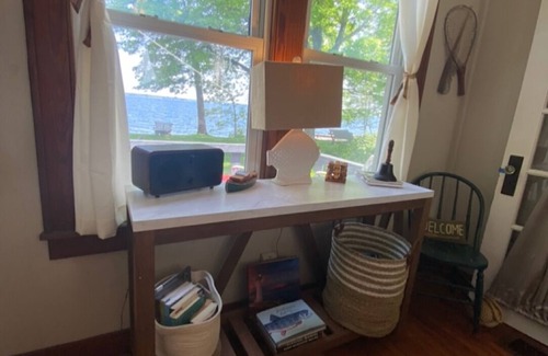 Chaumont Maison | Charming cottage on Chaumont Bay, pet friendly, kayaks, dock, ICE FISHING