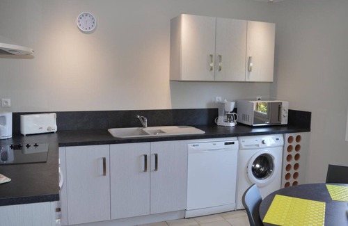 Vouvray Cottage | Gîte familial viticole avec jardin, proche des châteaux de la Loire, équipement complet, WIFI inclus