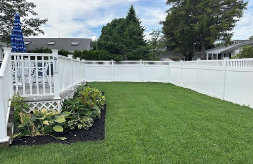 York Harbor Cottage | Charming Cottage w/WiFi, AC in York, Walking Distance to Long Sands Beach