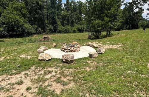 Five Points Cottage | Charming cottage with AC, Pet-friendly, 4 guests, 3 miles from West Point Lake