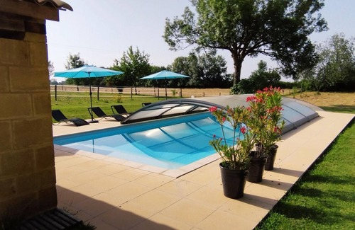 Naussannes Cottage | Gîte Authentique avec Piscine, Cheminée et Étang Privé à Naussannes - Proche Bergerac