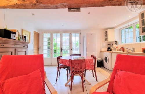 Boissets Cottage | Gîte cosy et rénové à Boissets avec jardin clos, WiFi, proche randonnées et sites touristiques.